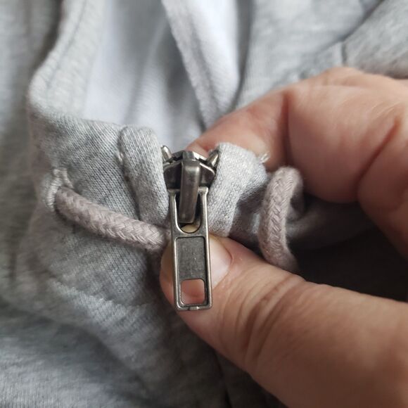 Madden Girl *SAMPLE* Gray Cropped Funnel Neck Zip Up Hoodie Sz. M Active/Gym - Picture 2 of 4